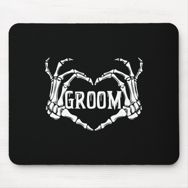 Spooky Groom Skeleton Händer Halloween Förlovning  Musmatta (Framsidan)