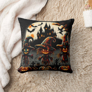 Spooky Halloween-fågelskrämmor som vaktar kyrkogår Kudde