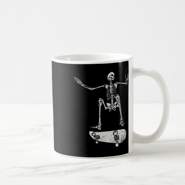 Spooky Halloween Party - Skateboarding Skeleton Co Kaffemugg (Höger)