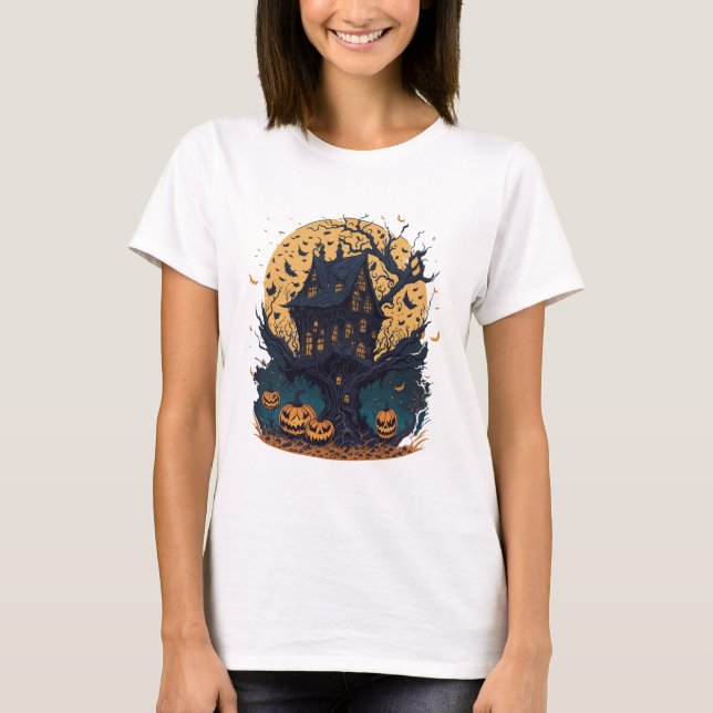 Spooky Halloween Treehouse Women's T-Shirt (Framsida)