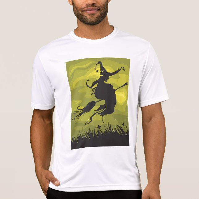 Spooky Halloween Witch Flying on Broomstick T Shirt (Framsida)