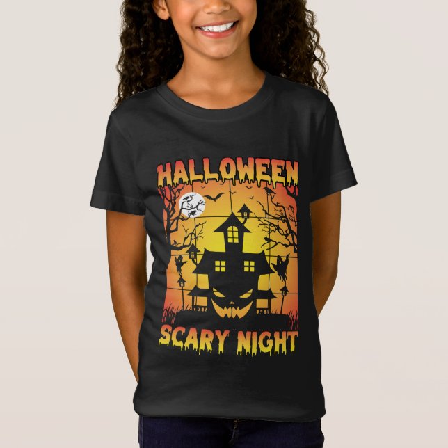 Spooky Haunted Pumpkin Halloween Graphic T Shirt (Framsida)