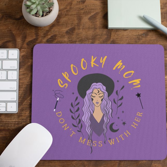 Spooky Mamma är inte  med henne Musmatta (Spooky Mom: Don't Mess with Her Mousepad Cover from The Beekeeper Store)