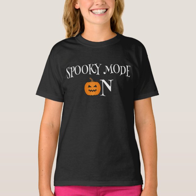 Spooky Mode On - Halloween 2022 T Shirt (Framsida)