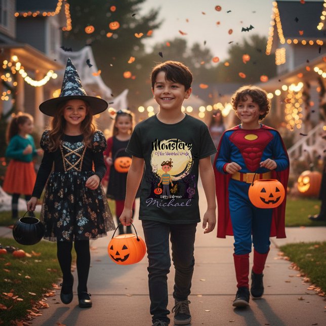 Spooky Monsters of the Haunted House Kids T Shirt (Spooky Monsters of the Haunted House Kids T-Shirt)