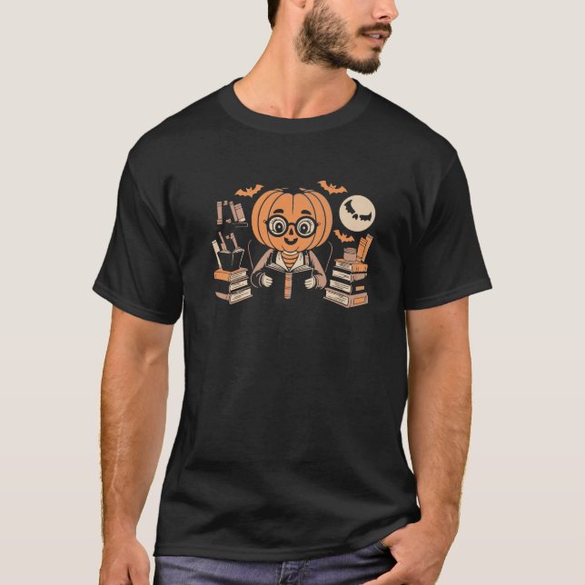 Spooky Moon Pumpkin Librarian Reading Magic Hallow T Shirt (Framsida)