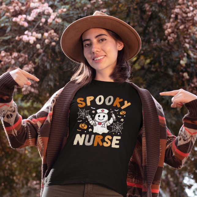 Spooky Nurse, Fun Halloween Nurse T Shirt (Skapare uppladdad)