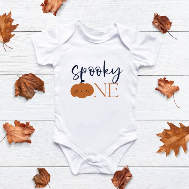 Spooky One Halloween Orange Pumpkin Baby Bodykosty T Shirt (Skapare uppladdad)