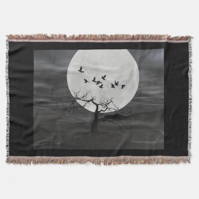 Spooky Ravens flyger mot hela månen Mysfilt (Framsidan)