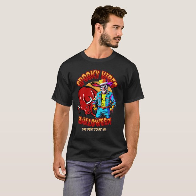 Spooky Rodeo Clown och Bull Halloween T Shirt (Hel framsida)