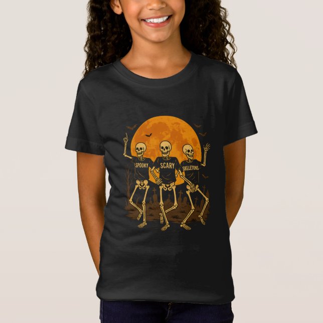 Spooky Scary Skeletons Halloween T-Shirt - Dancing (Framsida)