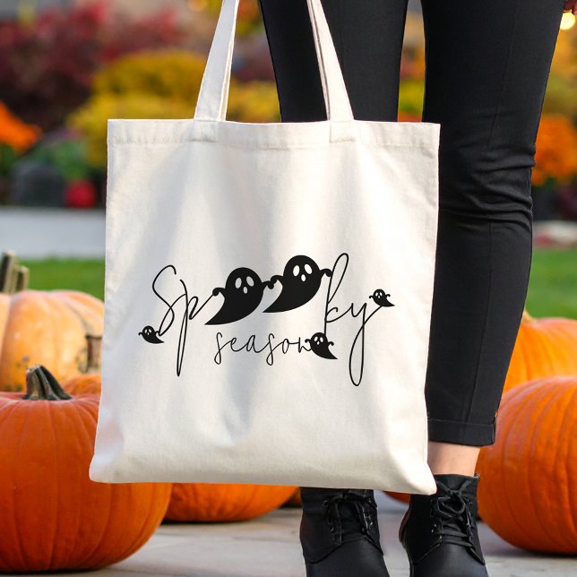 Spooky Season Black Flies Spöken Cute Halloween Tygkasse (Disclaimer: This image is a digital mockup.)
