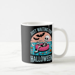 Spooky Summer Skeleton bara väntar på barn Kaffemugg