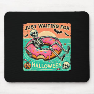 Spooky Summerween Skeleton väntar bara på Hallow Musmatta