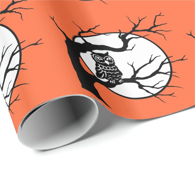 Spooky Uggla i Träd, med fullt Presentpapper (Rullad Hörn)