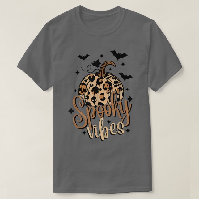 Spooky Vibes Boho Halloween Pumpkin Leopard Witchy T Shirt (Design framsida)
