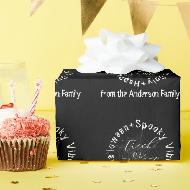 Spooky Vibes Endast Black och White Happy hallowee Presentpapper (Födelsedagsfest)
