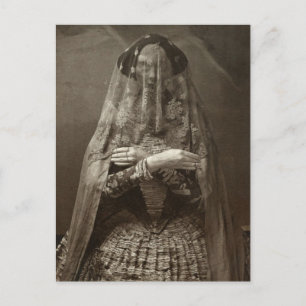 Spooky Victorian Photograph of Dead Woman in Dress Vykort