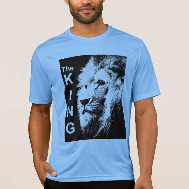Sport-Tek konkurrent Lejon Carolina Blue Kung Mana T Shirt (Framsida)