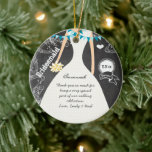 Sportgåvor av typen Chalkboard Bröllop Gown Brides Julgransprydnad Keramik<br><div class="desc">Kritbrädet i Bröllop ger skal av keramisk prydnad. Julprydnader. Fotopaket i bröllop,  jul,  Helgdag,  julfoton,  foton i Helgdag,  1:a julafton för nyfödda,  Första jul,  Unika Bröllop-årsgåvor,  Stocking stuffers. Bröllop Keepsakes Bröllopsfest Gifts.</div>