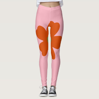 Sportig i blommor och naturfärgade leggings