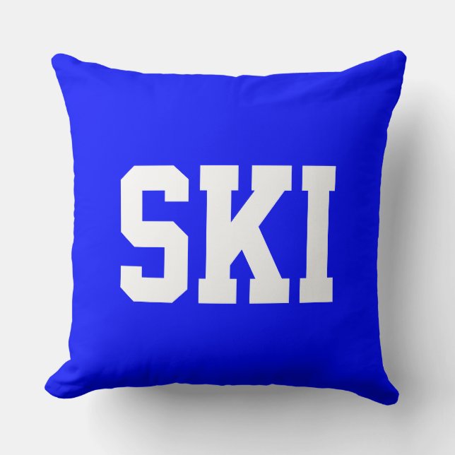 Sportig SKI-Atletisk Vit Text På Djupblå Kudde (Framsida)