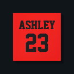 Sports Jersey Number och Namn Red Personlig Canvastryck<br><div class="desc">Ett jersey nummer och namn i svart på röd bakgrund. Både namn och nummer kan vara personliger i textrutan. Färg i texten kan ändras på redigeringsmenyn innan du checkar ut.</div>