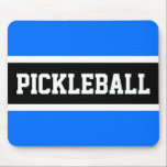 Sporty Block PICKLEBALL Himlar Blue Black Rand Musmatta<br><div class="desc">Den här roligten har stora brev i ett stort svart rand,  med vita ränder på en ljus himlar-bakgrund. Färg och PICKLEBALL-texten i den här malldesignen kan vara personlig.</div>