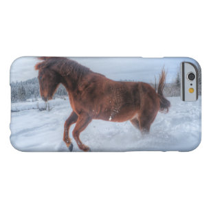Sprejad Sorrel Horse Rearing up in Winter Snö Barely There iPhone 6 Skal