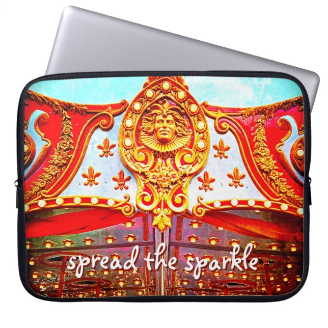 Sprid gnistrans citat guld ansikte på rödkarusell laptop sleeve (Framsidan)