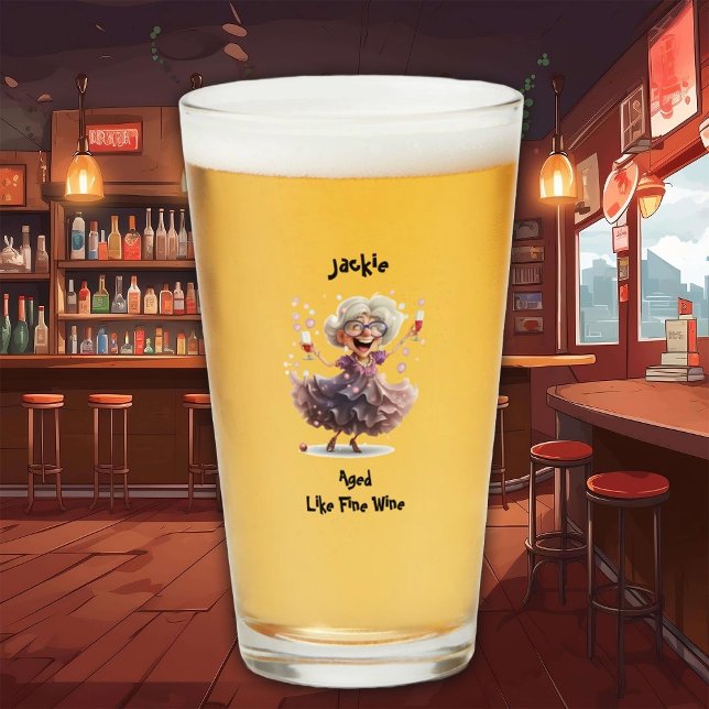 Sprid Senior Woman Glaskopp (Skapare uppladdad)