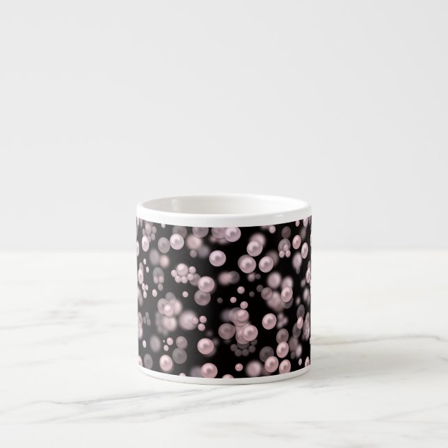 Spridda rosa och vita pärlor på svart sammet espressomugg (Framsidan)