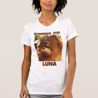 Spring för Luna - orangutanen överstiger T-shirt