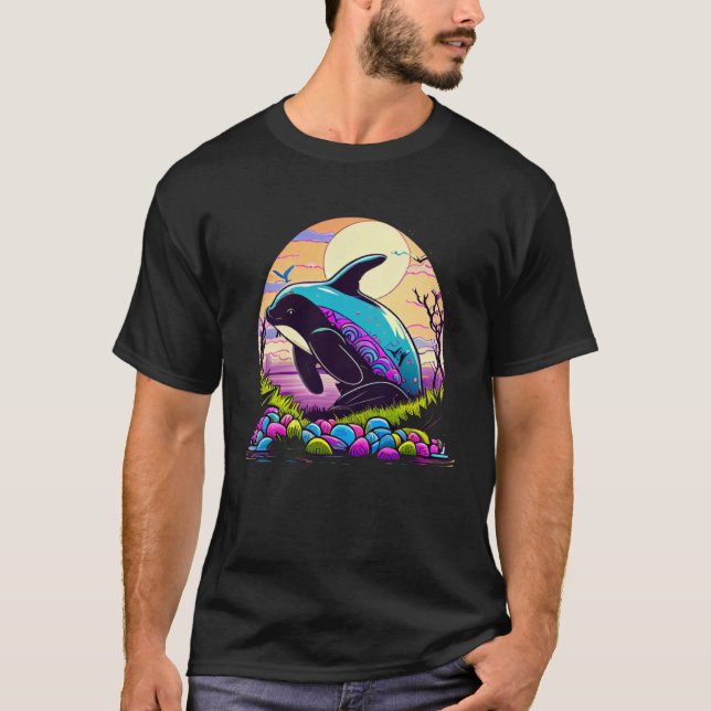 Spring into style with this charming Orca Artwork  T Shirt (Framsida)