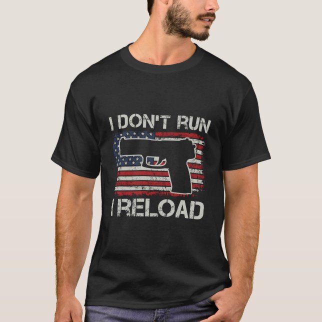 Springa I Reload Pro Guns Pistol USA flagga Gun T Shirt (Framsida)