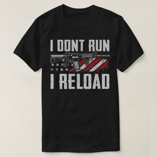 Springa I Reload USA flagga Pro Guns Funny Gun  T Shirt (Design framsida)