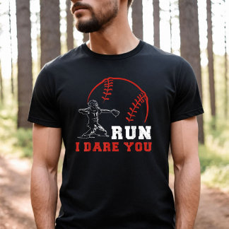 Springa jag utmanar dig Vintage humor baseboll T Shirt