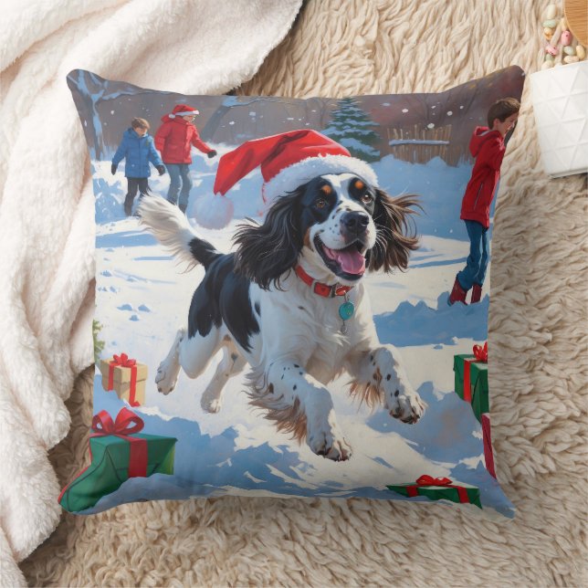 Springer Spaniel springar i snö med julhatt Kudde (Filt)
