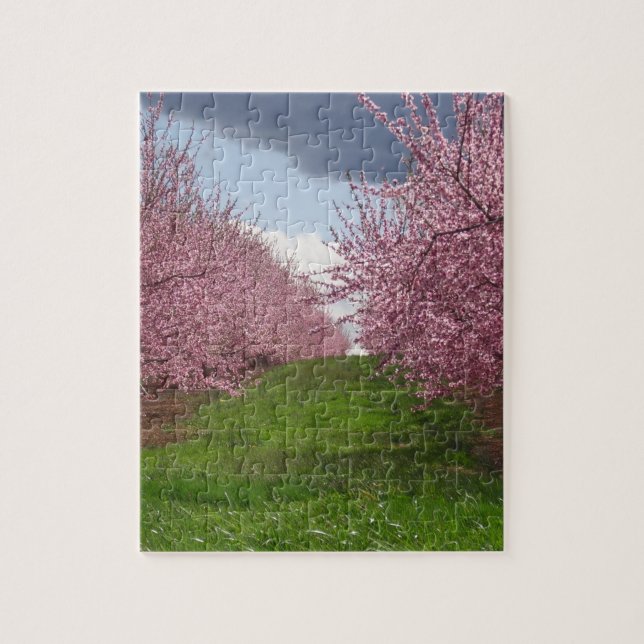 Springtime Peach Orchard Jigszle Puzzle Pussel (Vertikal)