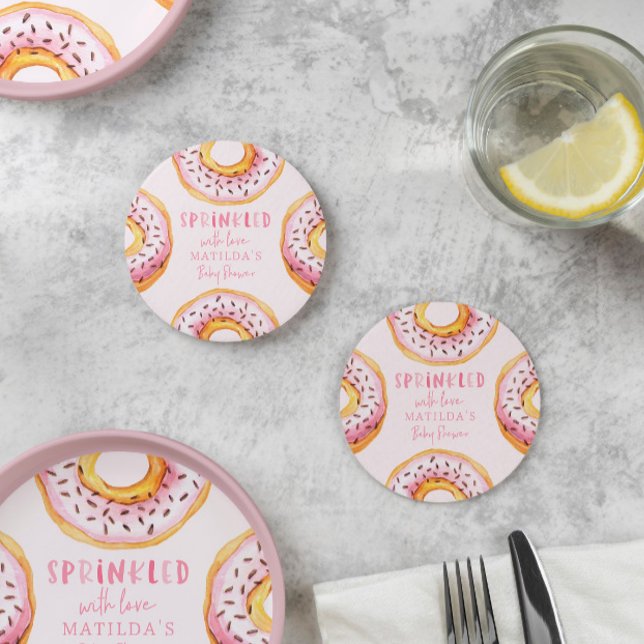 Sprinklad med kärlek rosa-babydusch underlägg papper rund (Skapare uppladdad)