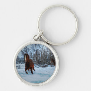 Sprit Sorrel Horse i Snö för Horse-älskare II Rund Silverfärgad Nyckelring