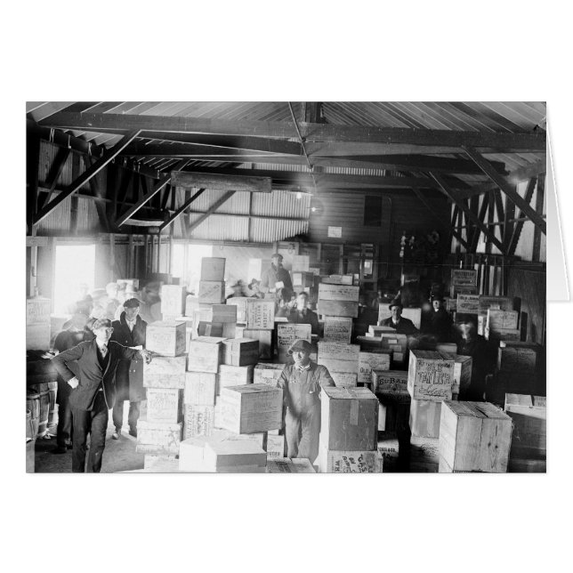 Spritlager för smuggelsprit, 1920 hälsningskort (Framsidan Horizontal)