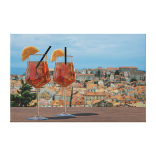Spritz-cocktails mot röd tak i Dubrovnik Canvastryck