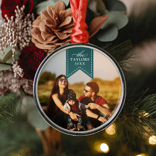 Spruce Ribbon Personlig Namn och årfoto Julgransprydnad Metall