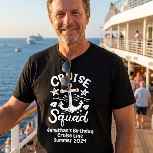 Squad Grupp Vänner Anpassad Födelsedag Vit T Shirt (Skapare uppladdad)