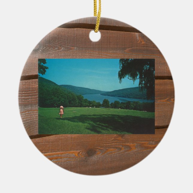 Squantz Pond Panorama Ornament (Framsidan)