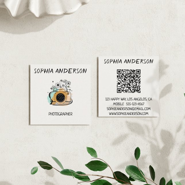 Square Floral Camera Photographer with QR Code  Fyrkantigt Visitkort (Skapare uppladdad)