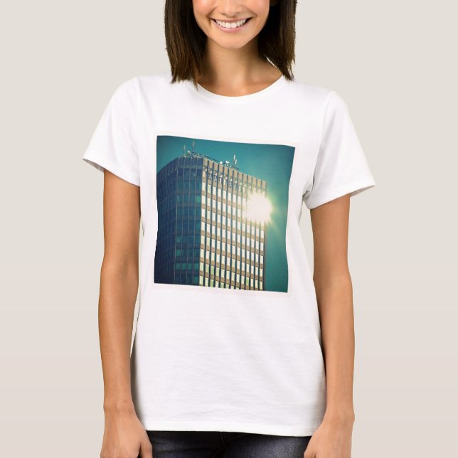 Square Photo - Sol på ett Byggnad T Shirt (Framsida)