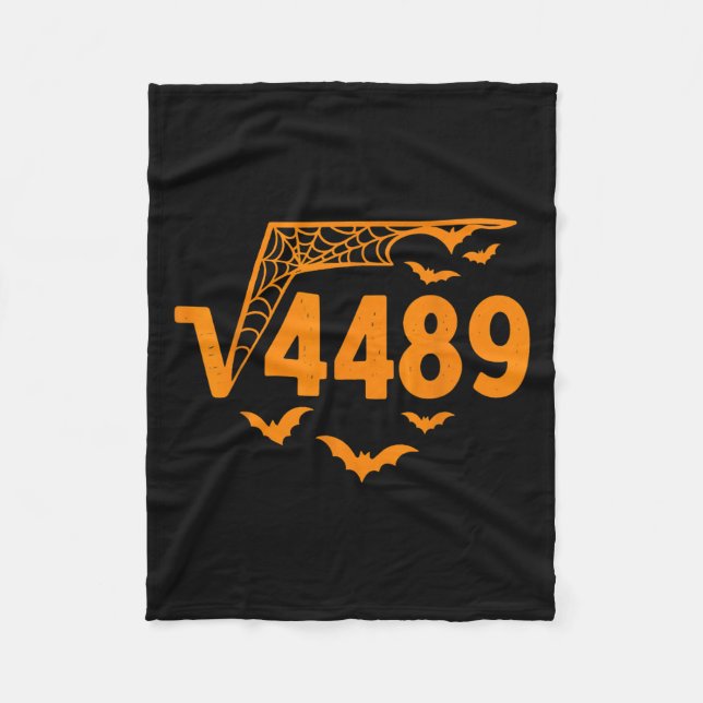 Square Root 4489 Funny Halloween Meme 67 Math Teac Fleecefilt (Framsidan)