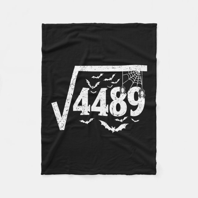 Square Root 4489 Roligt Halloween-meme 67 Math Tea Fleecefilt (Framsidan)